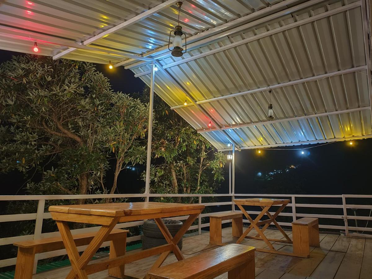 Chiraiyya Pangot * Nainital